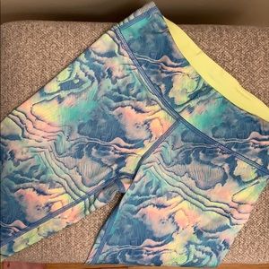 Ivivva Size 10 - Leggings! Fun & Pretty Pattern!